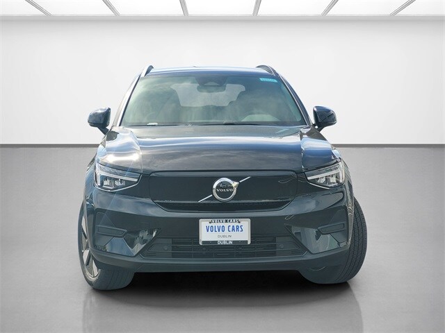 2025 Volvo EX40 Single Motor Core photo 2