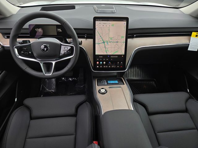2025 Volvo EX90 Ultra - Photo 16