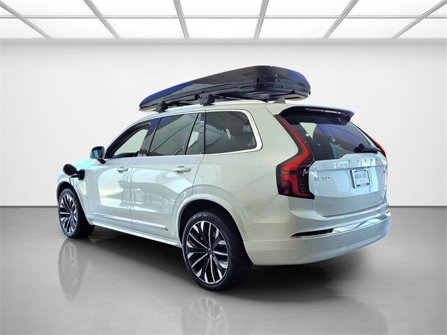 2025 Volvo XC90 T8 photo 4