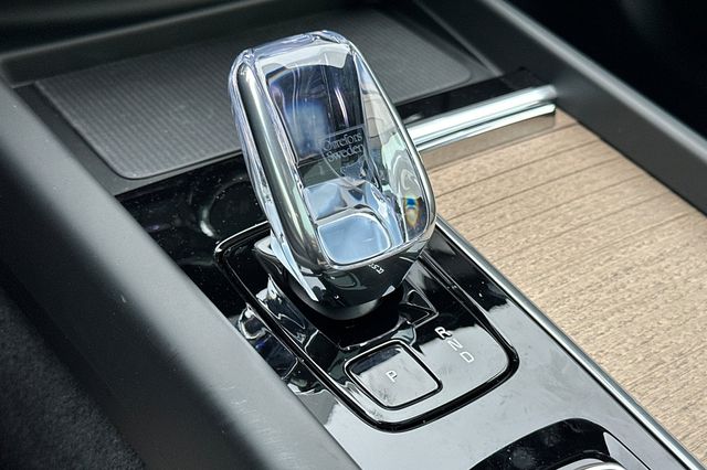 2026 Volvo XC60 Plus - Photo 21