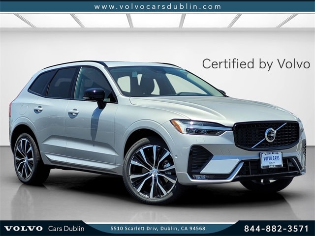 2025 Volvo XC60 Plus's photo