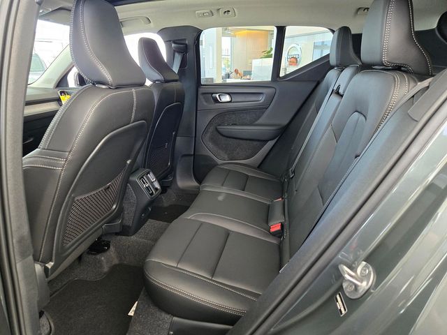 2026 Volvo XC40 Core - Photo 6