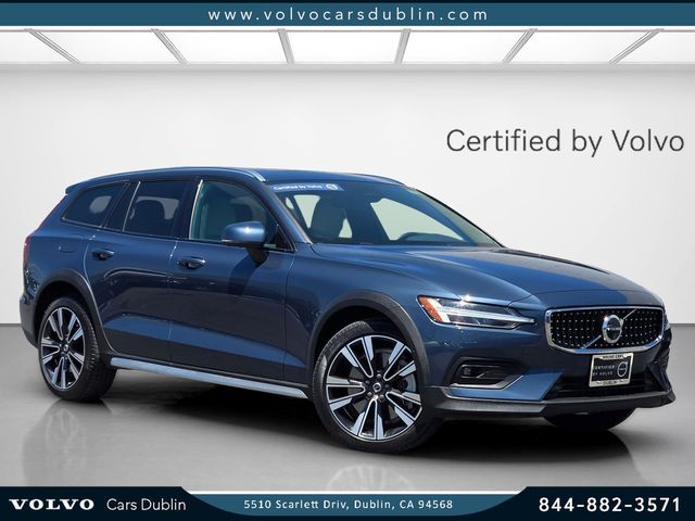 2025 Volvo V60 Cross Country B5 Ultra AWD's photo
