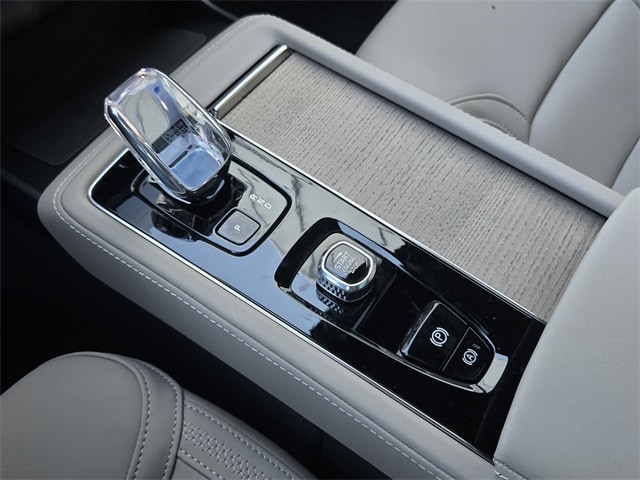 2026 Volvo XC90 Plus - Photo 22