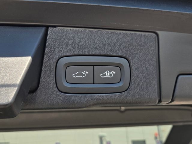 2026 Volvo XC60 Plus - Photo 24