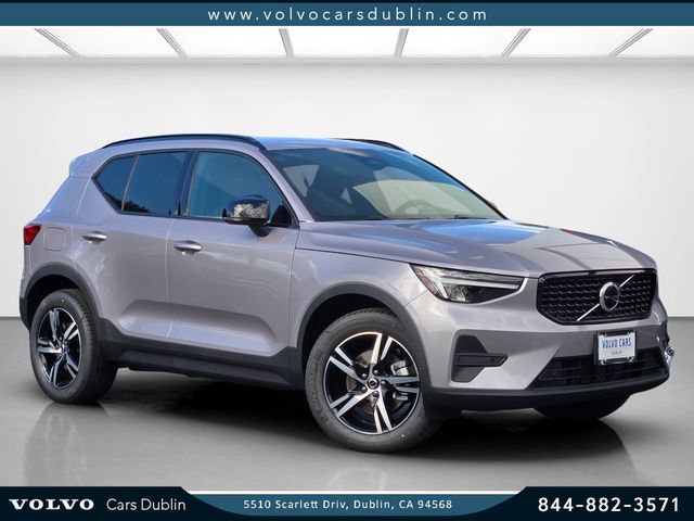 2026 Volvo XC40 B5 Core Dark AWD's photo