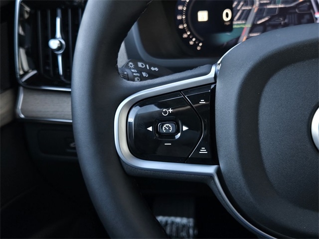 2026 Volvo XC90 Plus - Photo 24