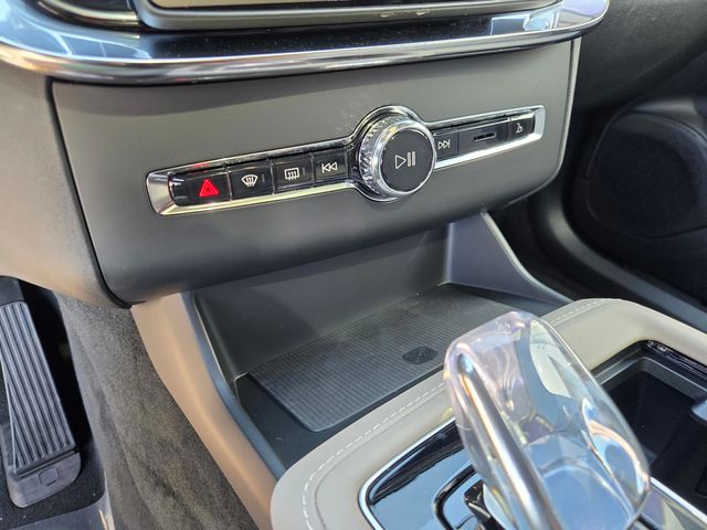 2026 Volvo XC90 Plus - Photo 22