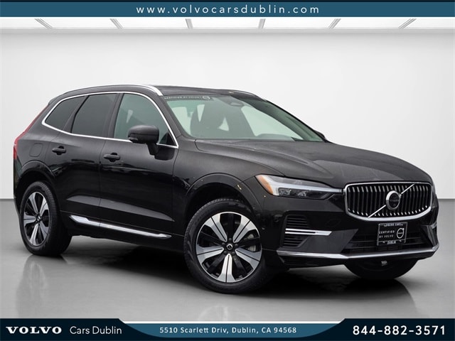 2023 Volvo XC60 Plus's photo