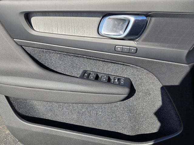 2026 Volvo EX40 Plus - Photo 17