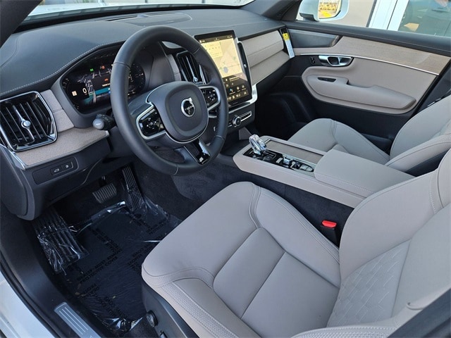 2026 Volvo XC90 Plus - Photo 9