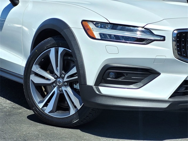 2024 Volvo V60 Cross Country Plus - Photo 9