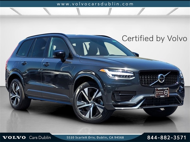 2022 Volvo XC90 R-Design's photo