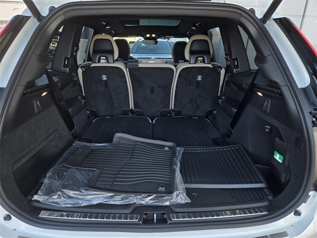 2026 Volvo XC90 Plus - Photo 27