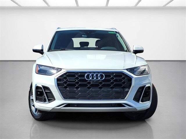2022 Audi Q5 45 S line Premium Plus photo 2