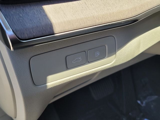 2026 Volvo XC90 Ultra - Photo 18