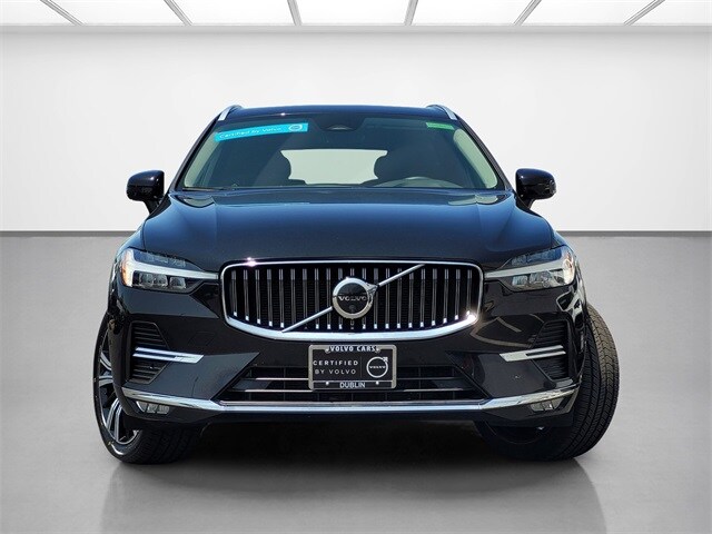 2023 Volvo XC60 B5 Plus photo 2