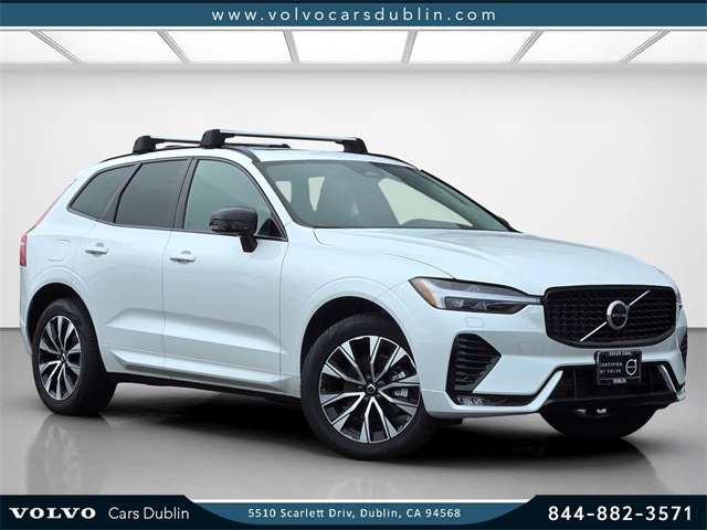 2025 Volvo XC60 Core's photo