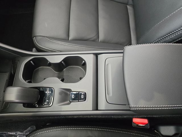 2026 Volvo XC40 Core - Photo 20