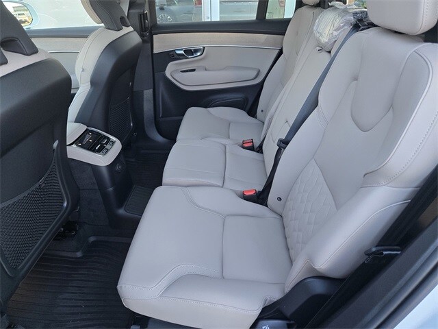 2026 Volvo XC90 Plus - Photo 14