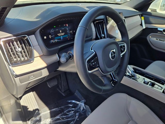 2026 Volvo XC90 Plus - Photo 18