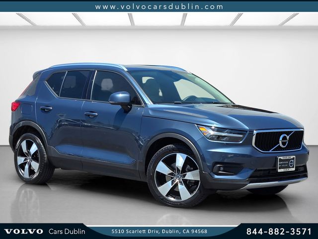 2021 Volvo XC40 T5 Momentum AWD's photo