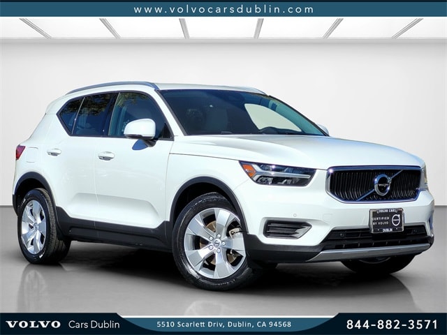 2020 Volvo XC40 Momentum
