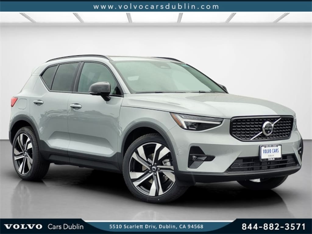 New 2026 Volvo XC40 B5 Ultra SUV