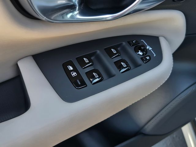 2026 Volvo XC90 Plus - Photo 11