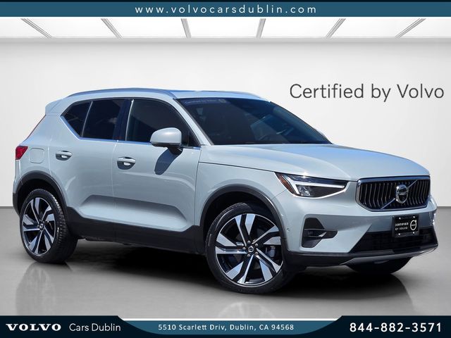 2025 Volvo XC40's photo