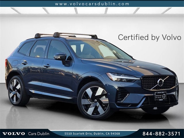 2023 Volvo XC60 Plus's photo