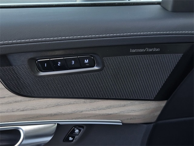 2026 Volvo XC90 Plus - Photo 12