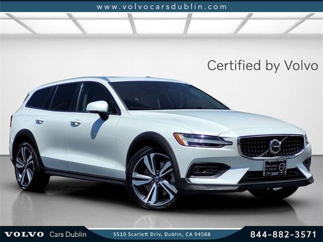 2023 Volvo V60 Cross Country