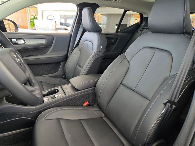 2026 Volvo XC40 Core - Photo 16