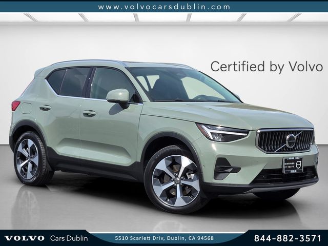 2025 Volvo XC40 B5 Plus Bright AWD's photo