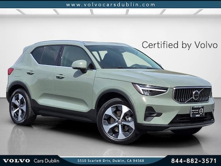 2025 Volvo XC40 B5 Plus Bright Theme SUV