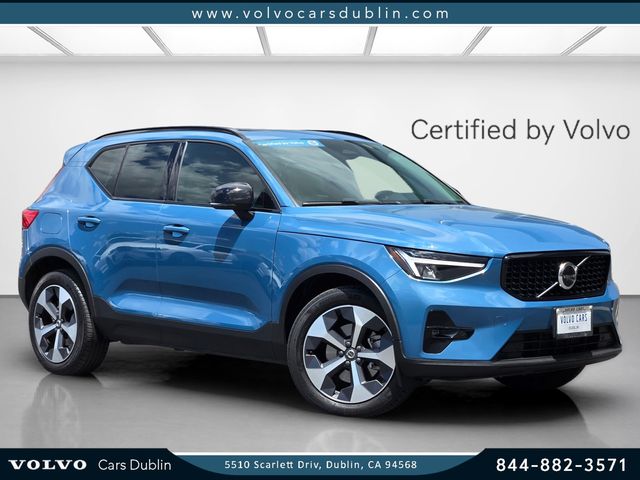 2023 Volvo XC40 B5 Plus Dark AWD's photo