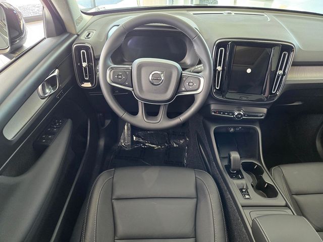 2026 Volvo XC40 Core - Photo 9
