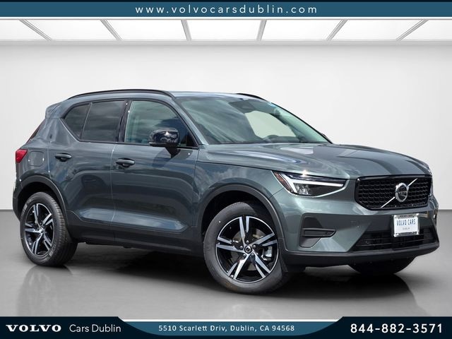 2026 Volvo XC40 B5 Core AWD SUV