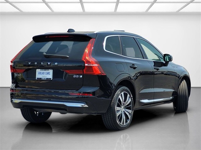2023 Volvo XC60 B5 Plus photo 4