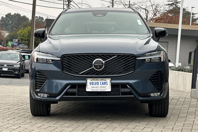 2026 Volvo XC60 Plus - Photo 9