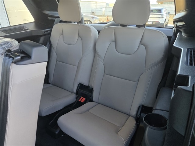 2026 Volvo XC90 Plus - Photo 13