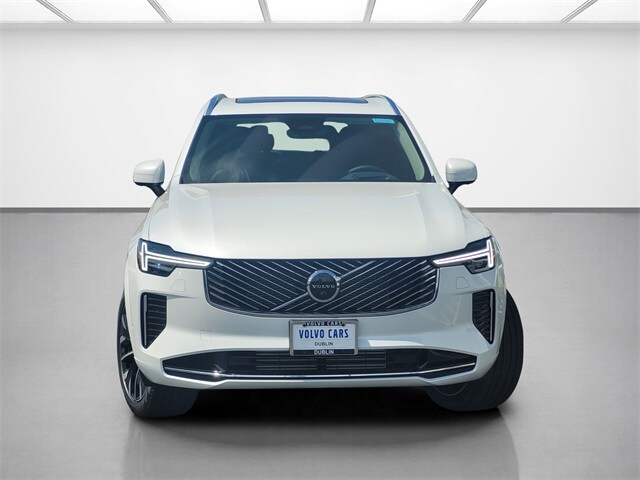 2025 Volvo XC90 T8 photo 2