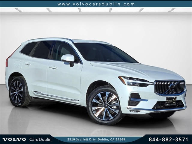2023 Volvo XC60 Plus's photo