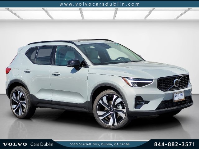 2026 Volvo XC40 Plus