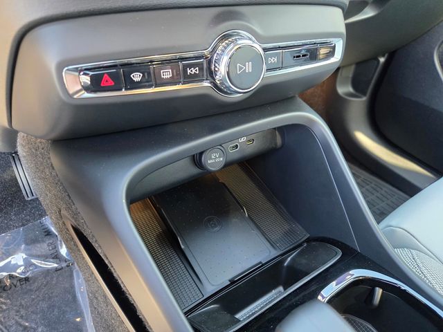 2026 Volvo EX40 Plus - Photo 23