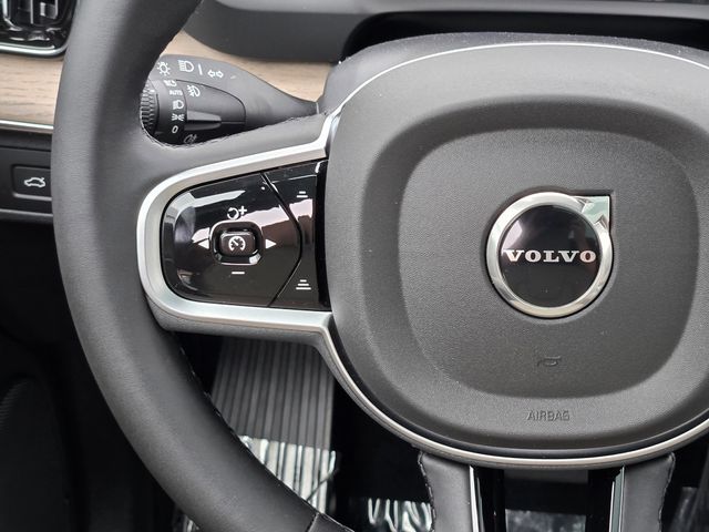 2026 Volvo XC90 Plus - Photo 15