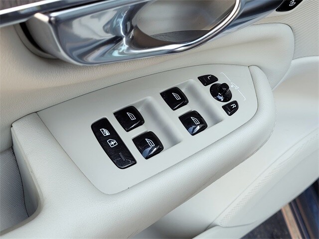 2023 Volvo XC90 Plus - Photo 11