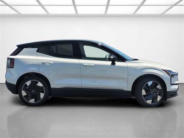 2025 Volvo EX30 Plus photo 2