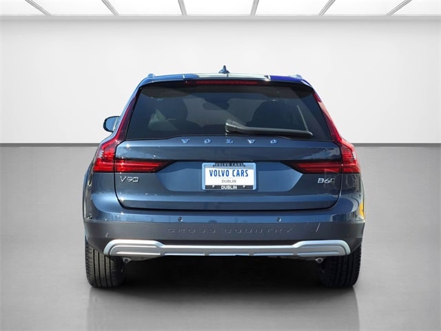 2024 Volvo V90 Cross Country B6 photo 3